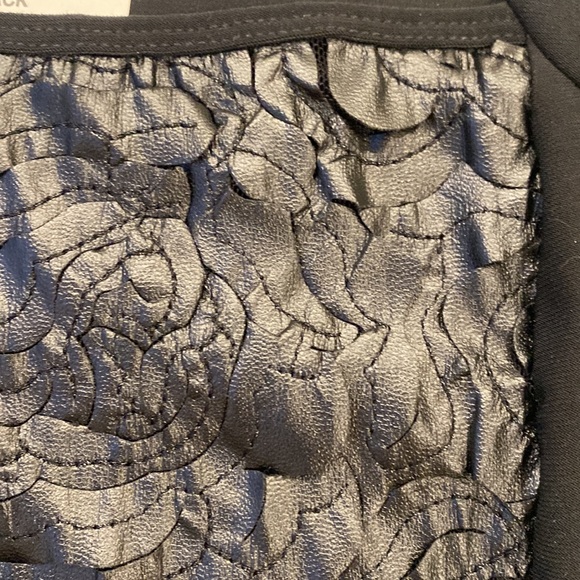 Cache black stretchy blouse - Picture 3 of 5